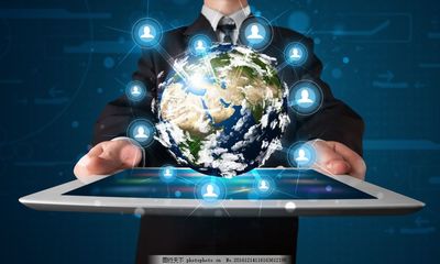 指尖經(jīng)緯 平板電腦上的地球圖片與計算機(jī)網(wǎng)絡(luò)科技的交匯